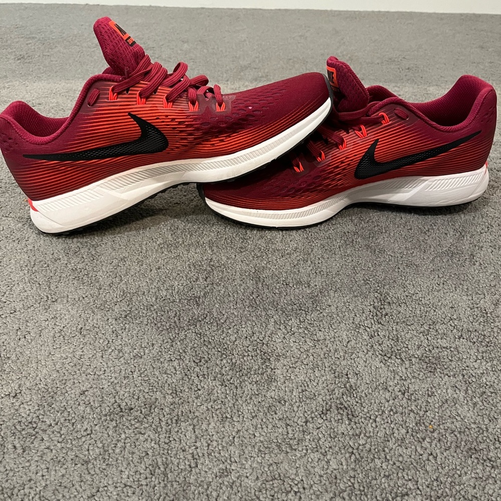 Red and orange Nike mens zoom Pegasus